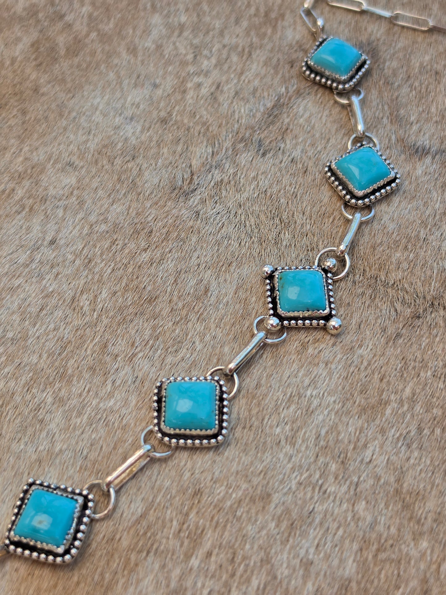 Kingman Square Choker