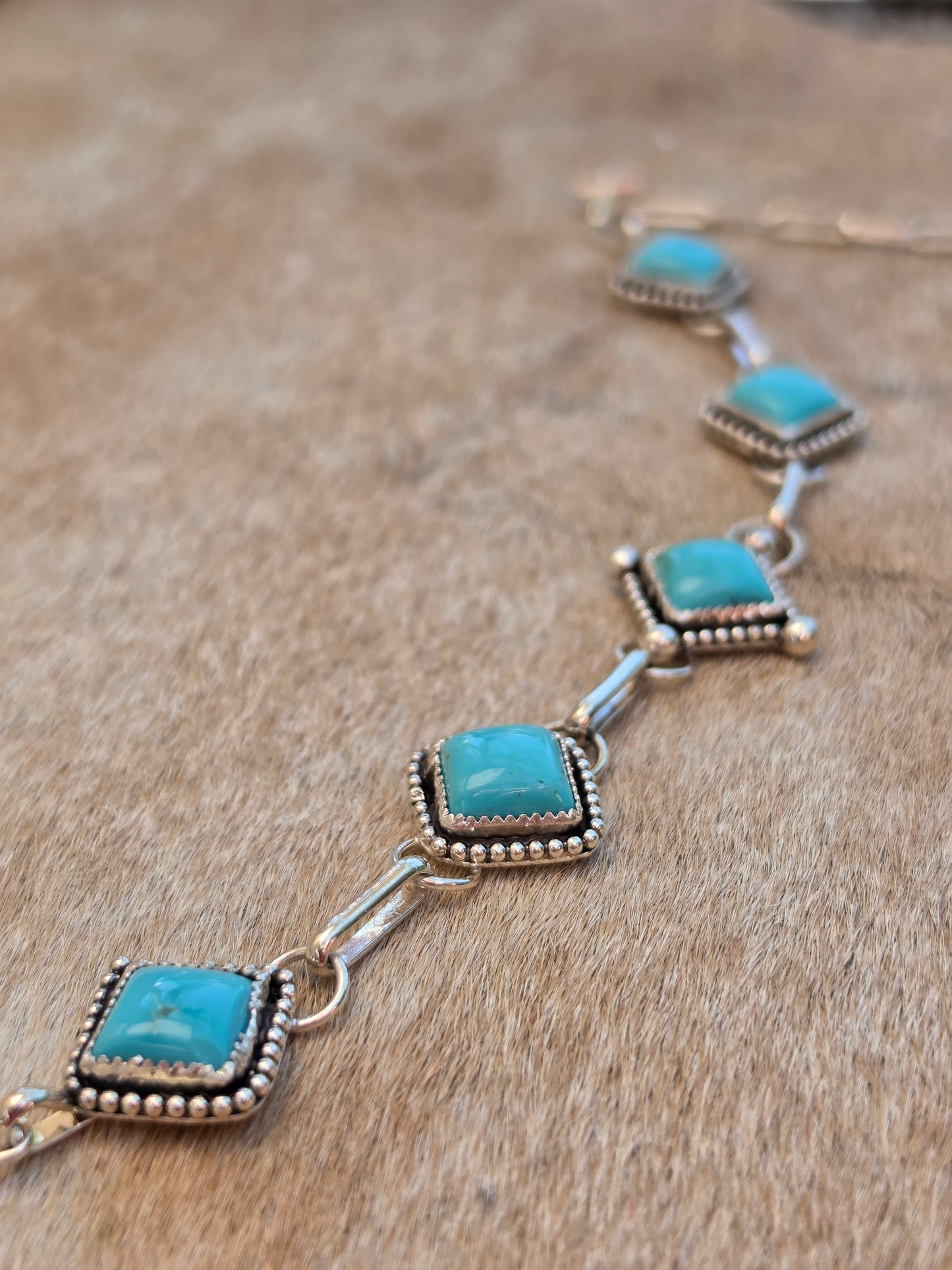 Kingman Square Choker