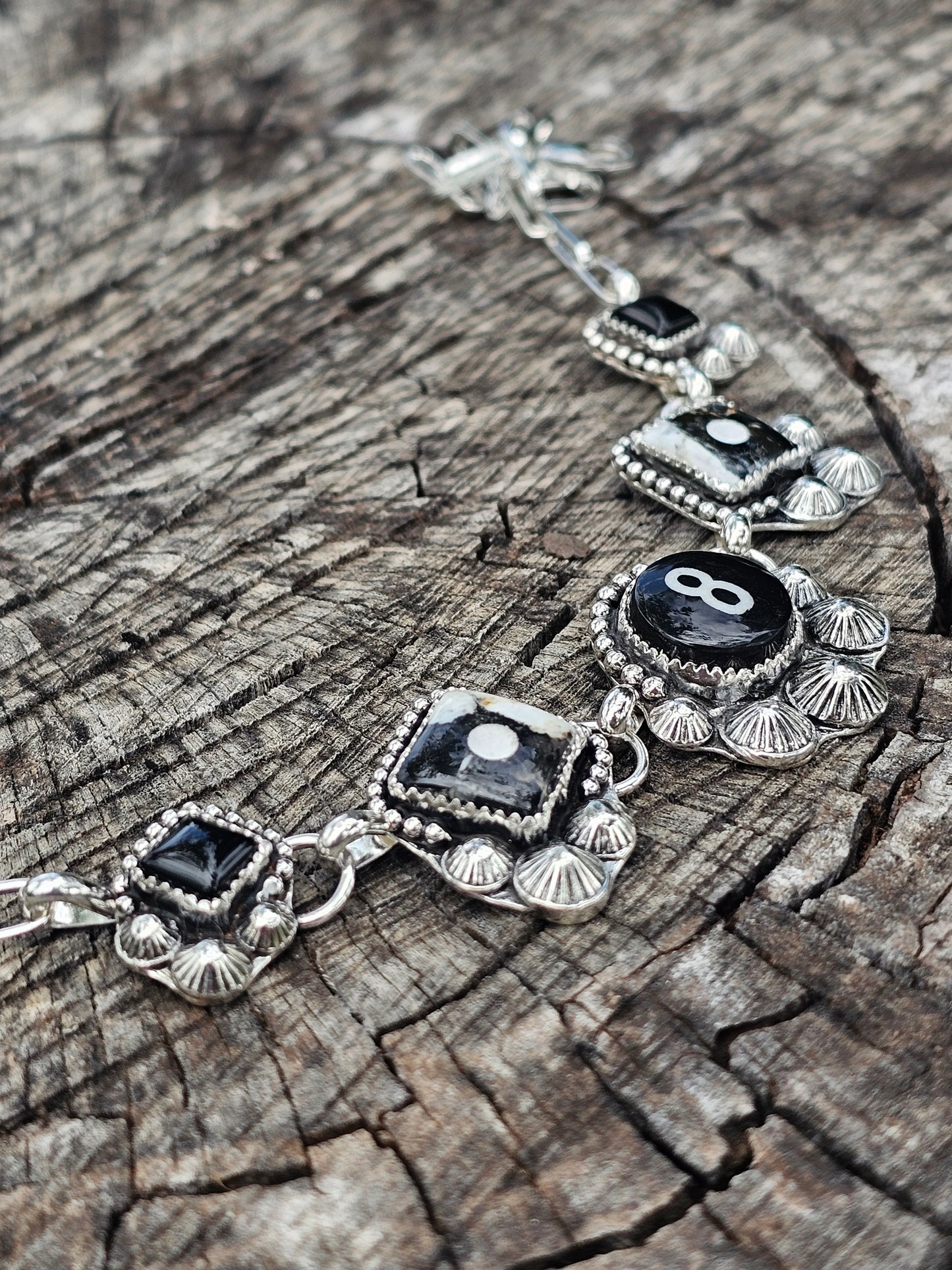 8 Ball Choker