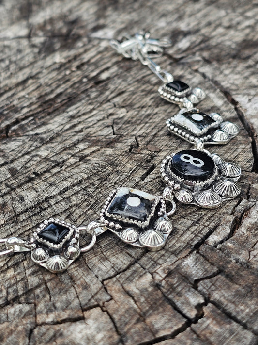 8 Ball Choker