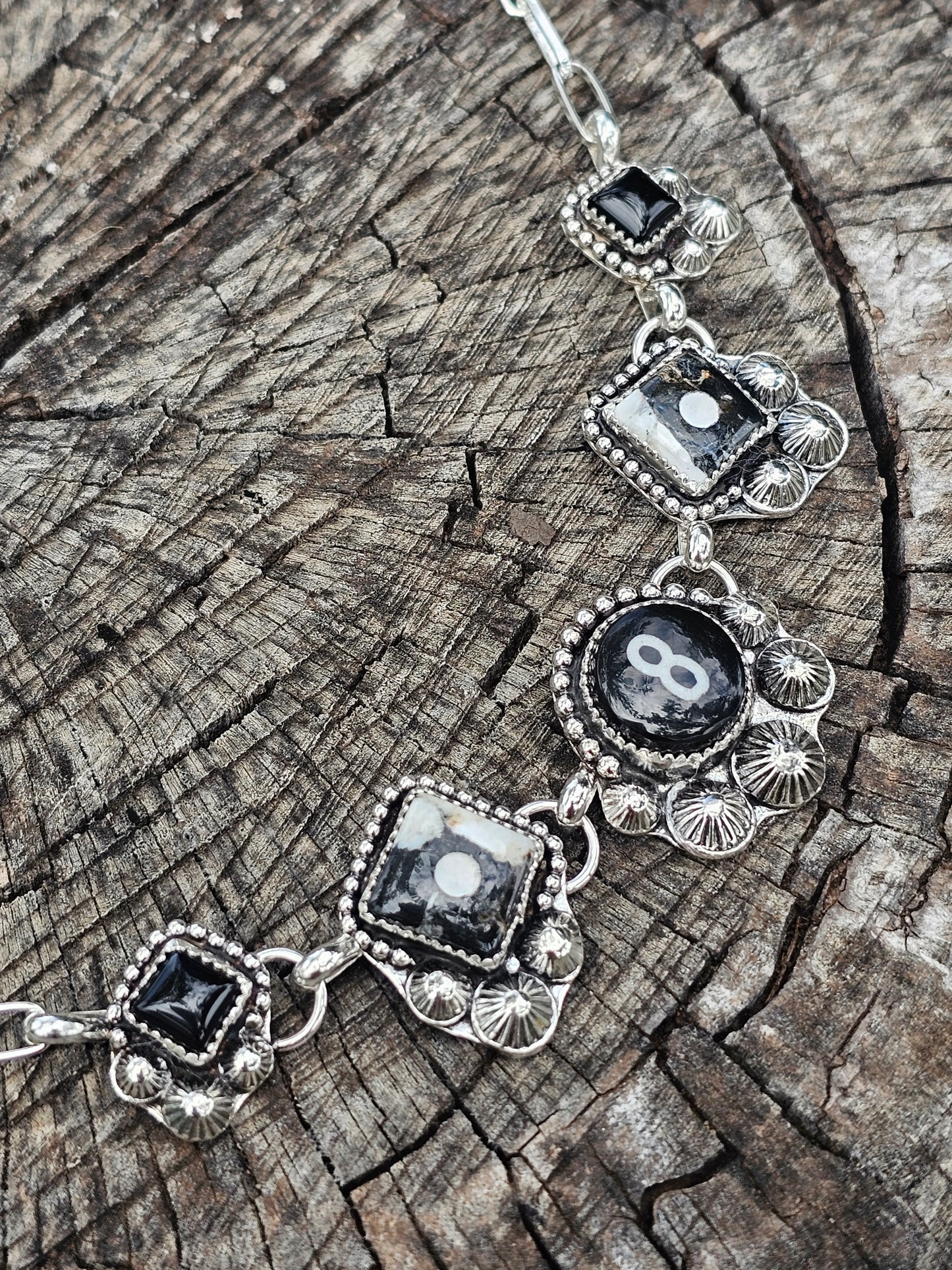 8 Ball Choker